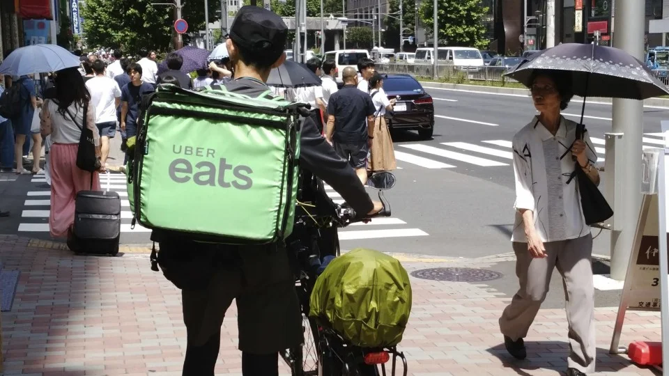 Uber Eats to test delivery of convenience store items in Japan