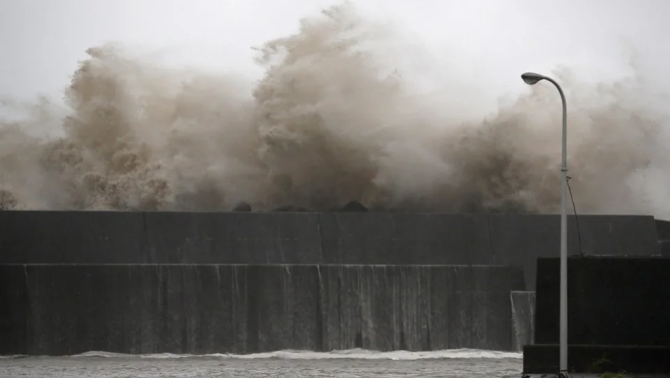 Powerful typhoon makes landfall in western Japan, 16 injured