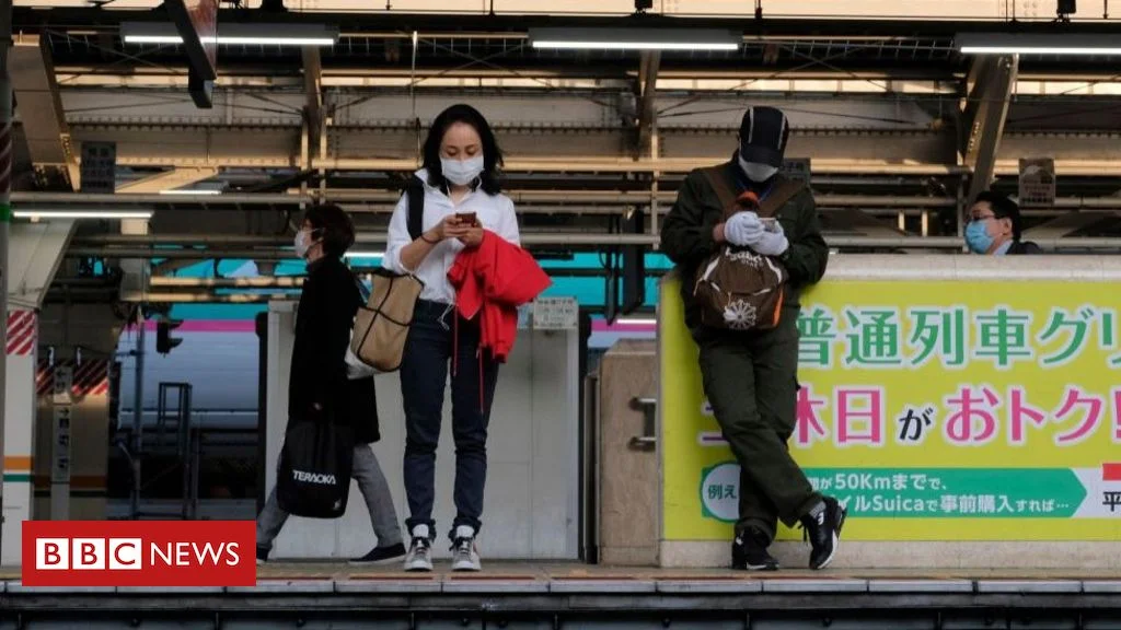 Coronavirus: Japan declares nationwide state of emergency