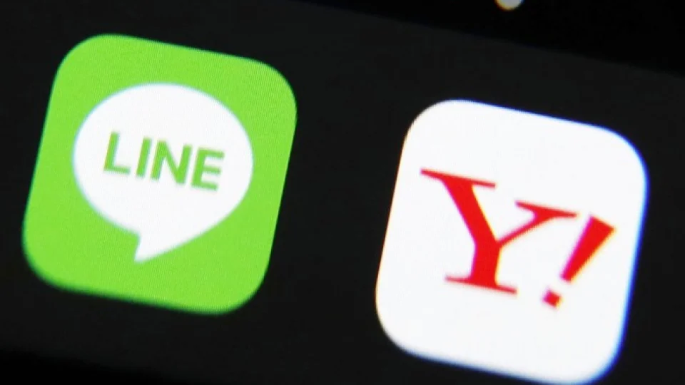 Shareholders OK SoftBank's Yahoo Japan, messaging app Line merger