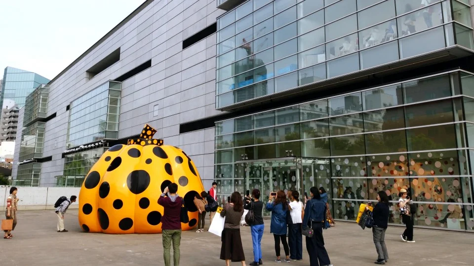 Japan gov't eyes new law to draw more tourists to museums