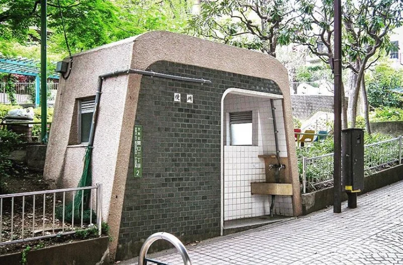 A brilliant Instagram about Japanese restrooms shows that public toilets don't have to be awful