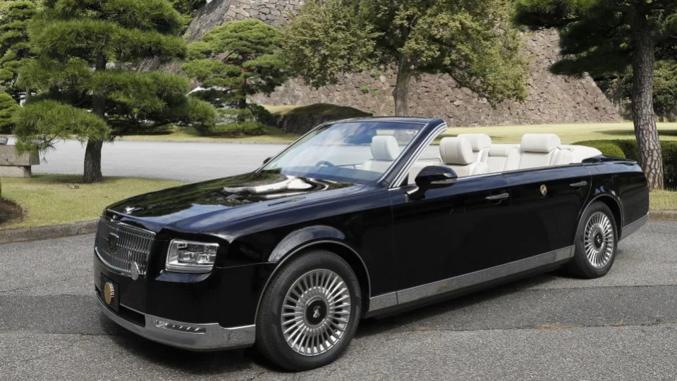 Car for imperial enthronement parade unveiled