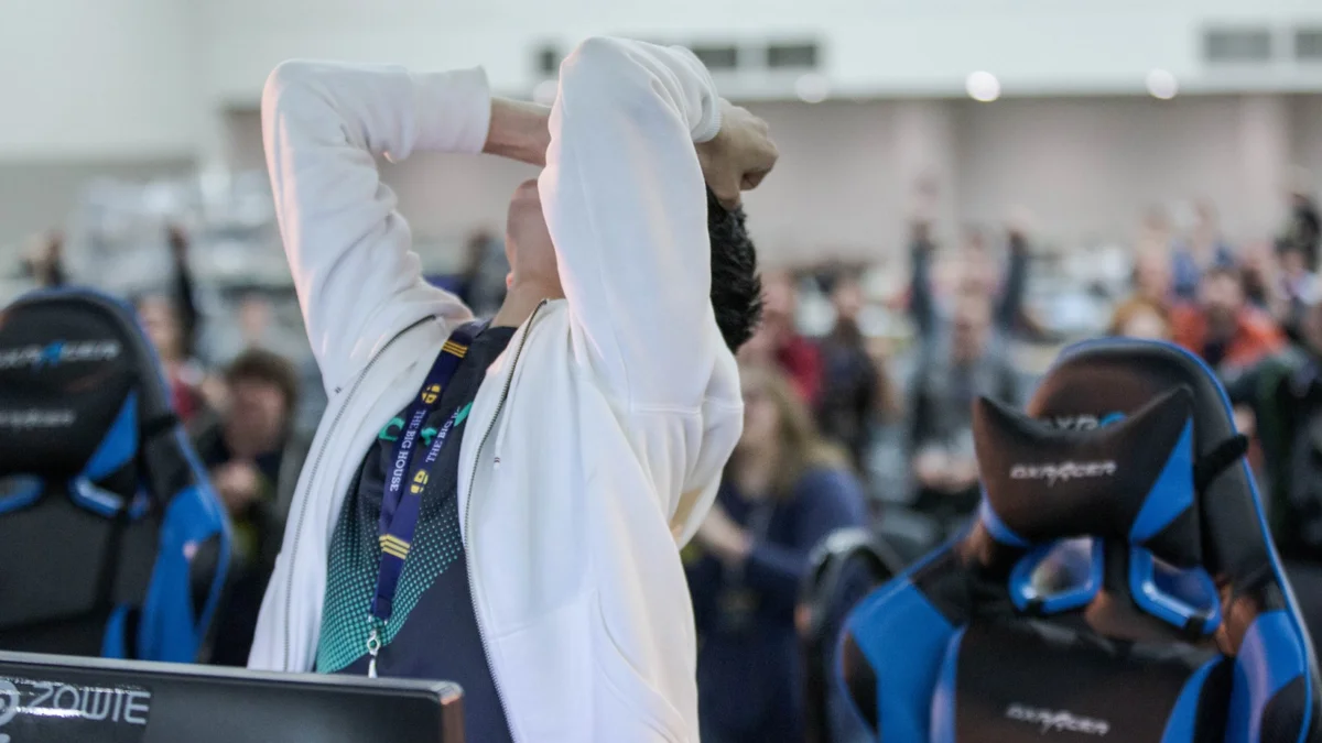 Teen Dominates Smash Tournament Using 6 Different Fighters