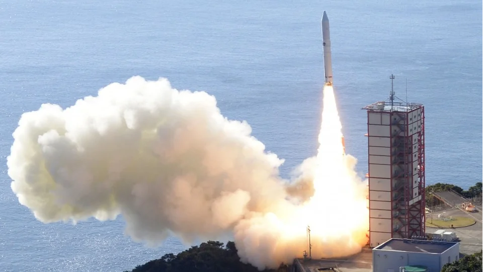 Japan eyes sending micro lunar probe on solid-fuel rocket in 2020s