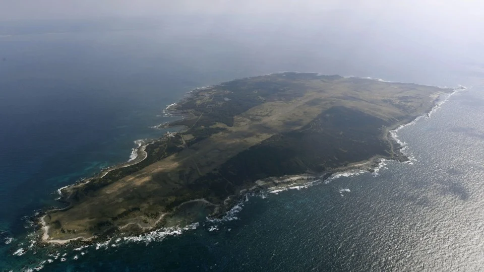 Japan gov't agrees to buy island for U.S. military drills for 16 bil. yen