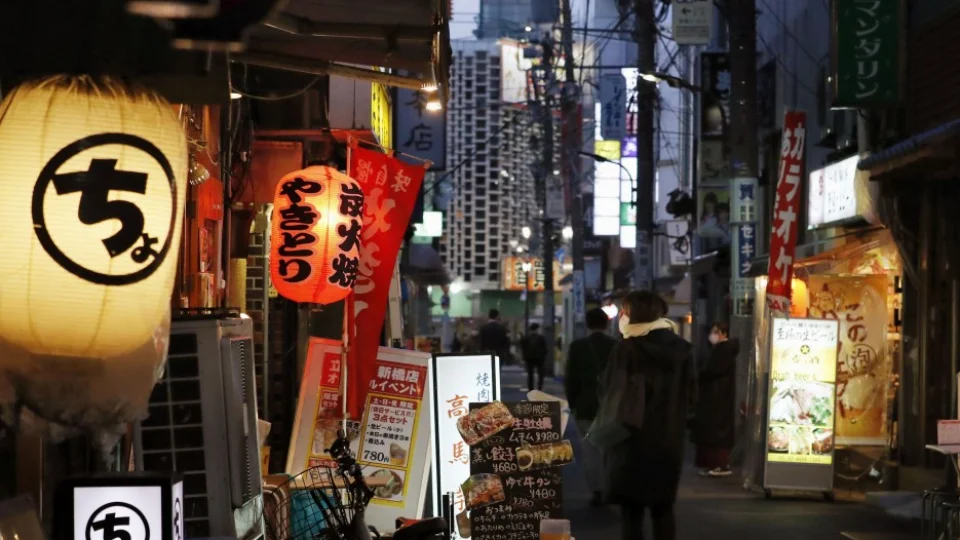Japan to extend calls to avoid nightclubs, bars to all prefectures