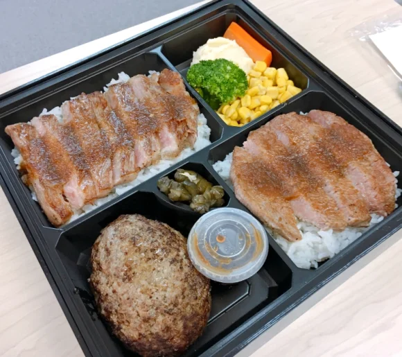 This is what a ¥10,000 Tokyo bento boxed lunch looks like