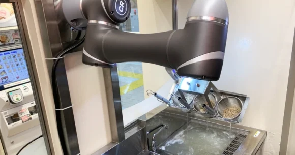 Robot noodle chef starts working in Tokyo train station, serves up taste of the future【Video】
