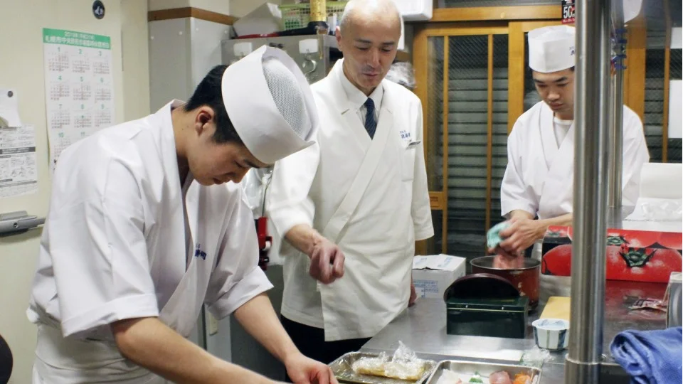 Sushi restaurant starts 8-month chef training amid lack of young entrants