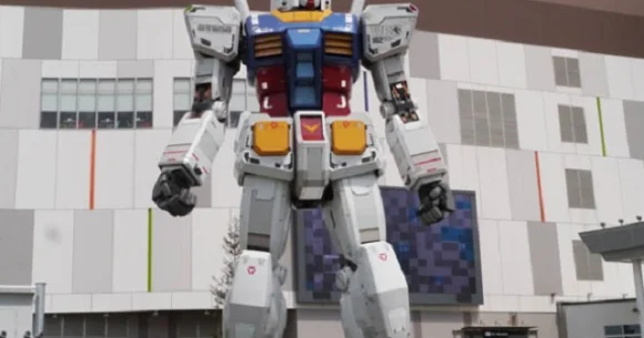 Gundam as god – Photo shows real-life giant anime robot getting deep respect