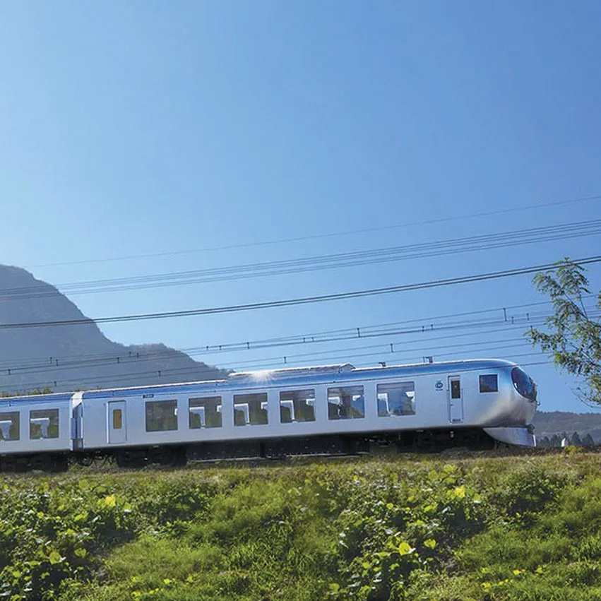 Laview commuter train by Kazuyo Sejima offers "panoramic views"