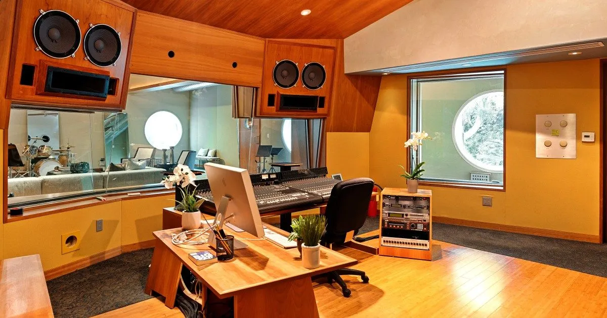Japanese rocker Tak Matsumoto cleans up in sale of Beverly Hills home