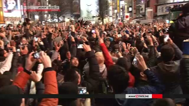 Large crowds in Shibuya for the countdown