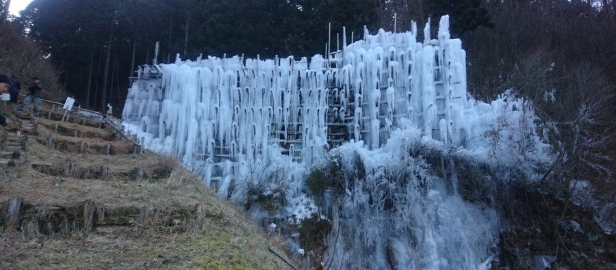 Japanese Plumber Creates Handmade Waterfall of Ice in His Backyard