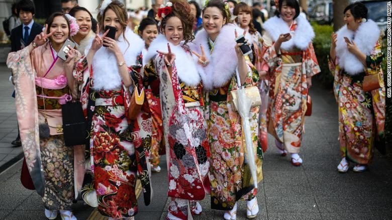 Japan lowers its age of adulthood to 18