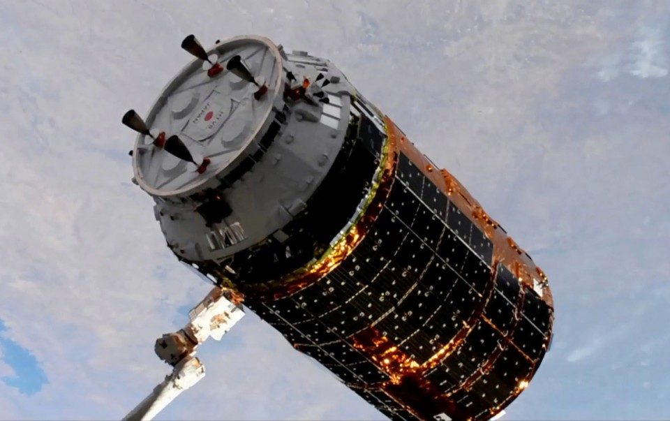 Japan's cargo spaceship docks with Int'l Space Station