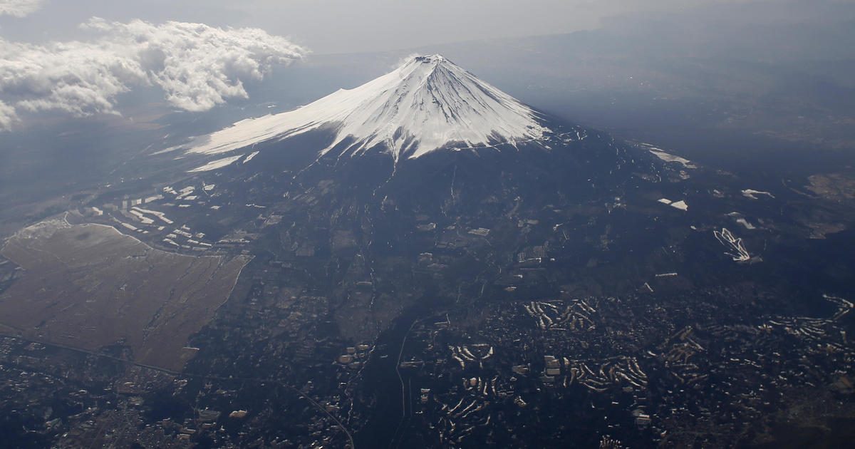 Mount Fuji climber falls while live-streaming ascent; body found