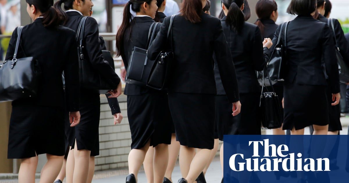 Japanese women demand right to wear glasses at work