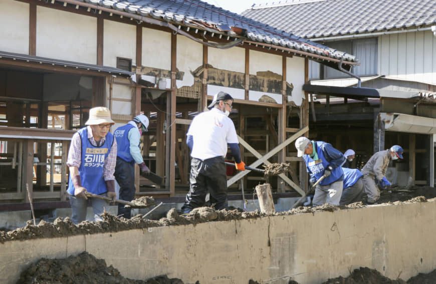 Nagano counseling center praised for offering typhoon information in 15 languages and simple Japanese