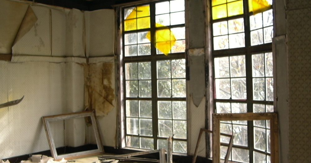 Living with ghosts: The rising popularity of 'death rooms' in Japan