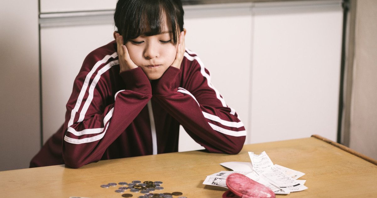 Over 50 percent of single Japanese women in their 20s struggle to make ends meet, survey says